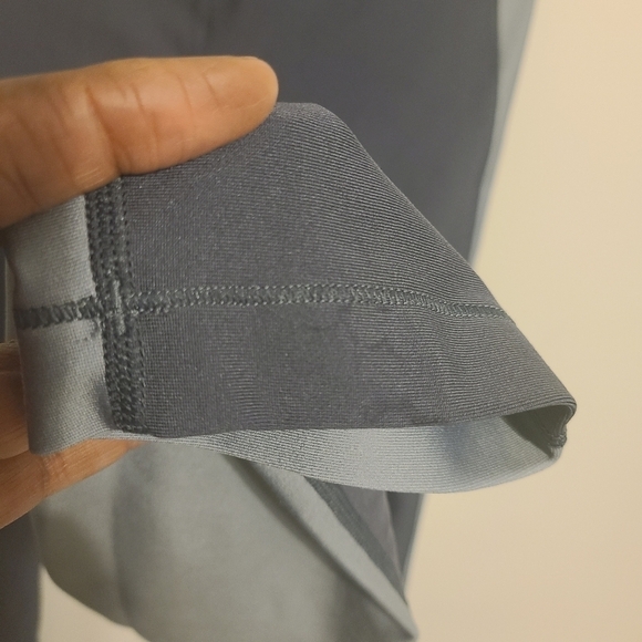Under Armour | Women's Gray Colorblock Heat Gear Leggings (Size Small) - Picture 10 of 11